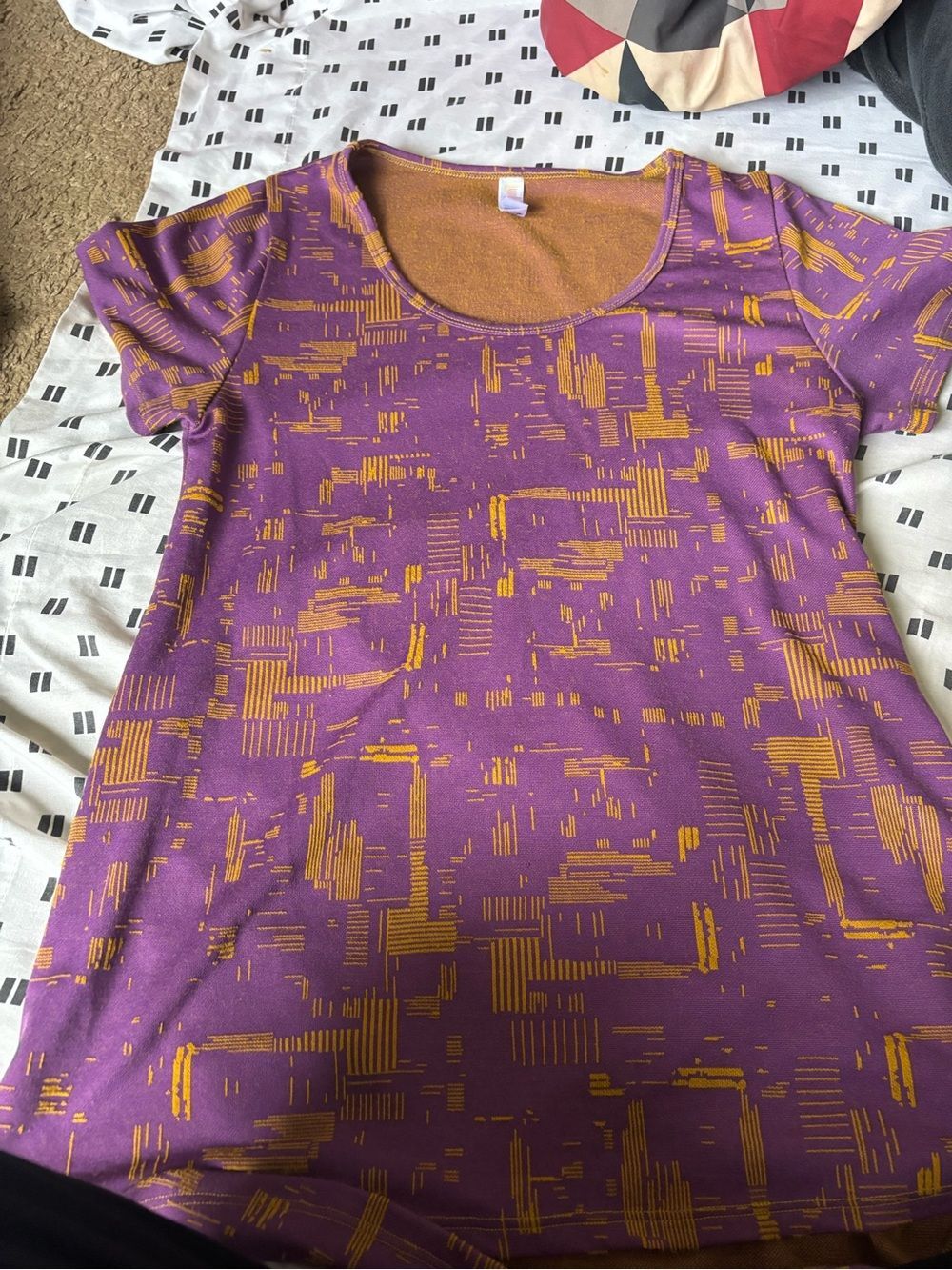 ROE Purple Scoop Neck Short Sleeve Top with Mustard Geometric Print